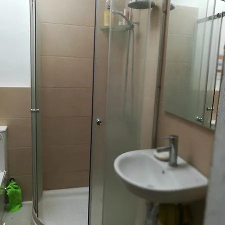 Bett 4 Im Maenner-4-bettzimmer Nur Maenner Only Men Solo Hombres * Mogán